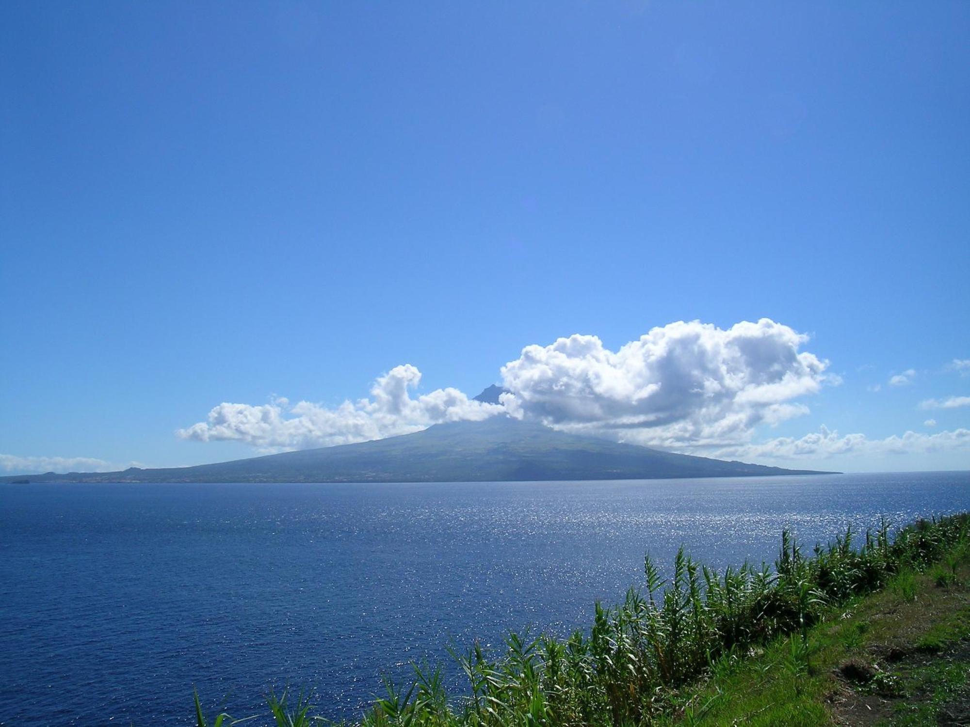 Baia Das Caldeirinhas Horta  Luaran gambar