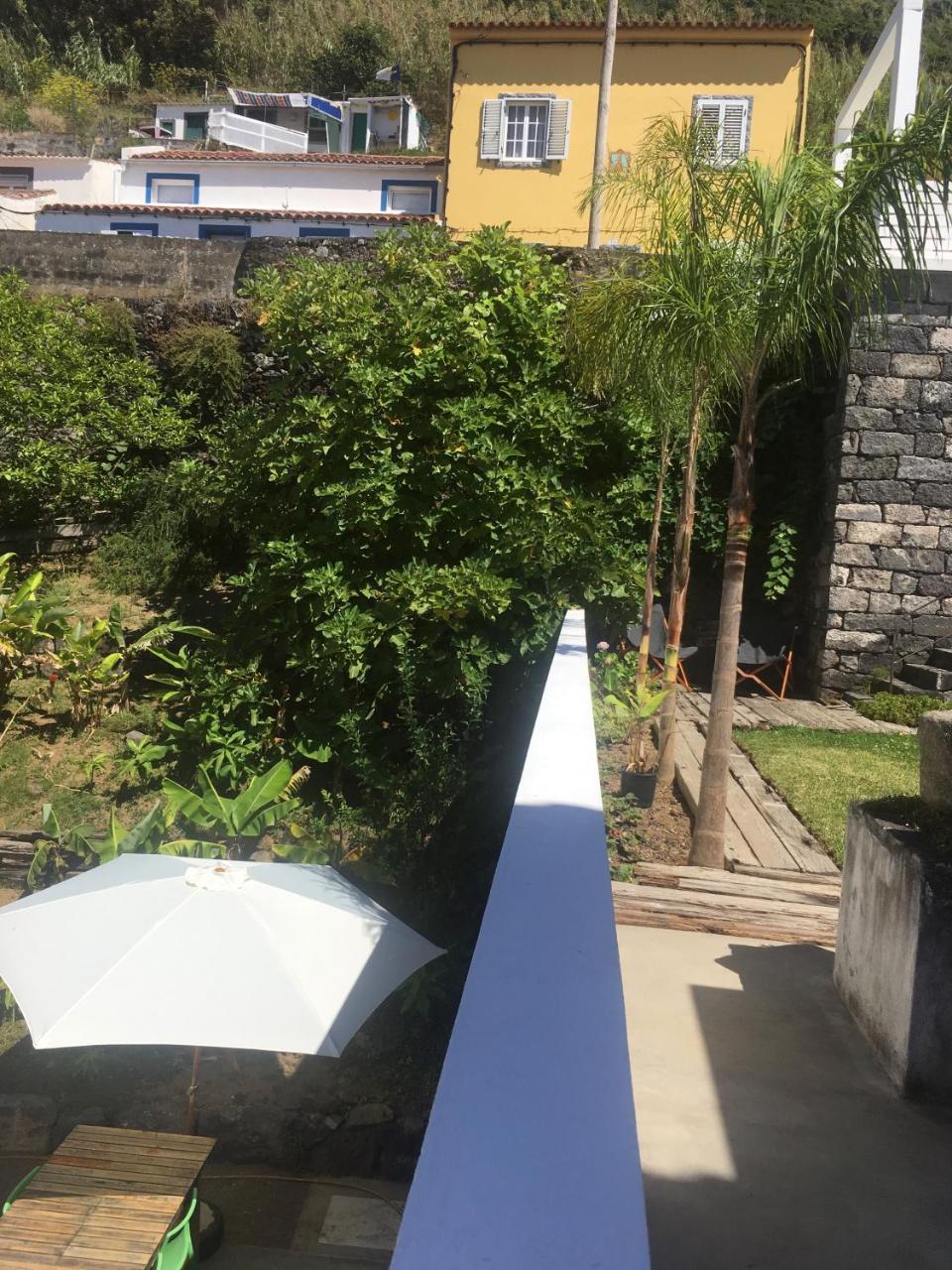 Baia Das Caldeirinhas Horta  Luaran gambar